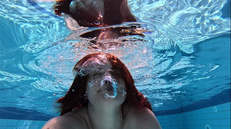 Elena917: Swimming Fetish - Underwater Swimming Naked