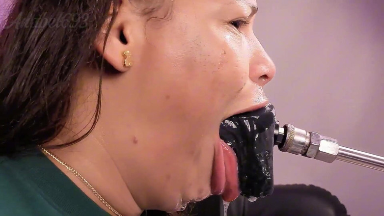 anabel693: Mouth Fetish Uvula Close I Gag on a Hard BBC