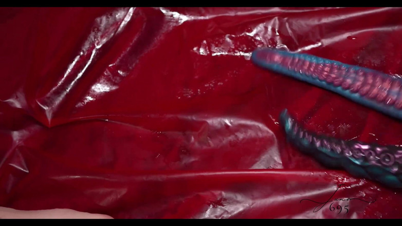 June695: 外星人操 2 个青少年