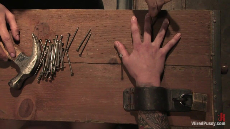 Wired Pussy by Kink: Thẩm vấn