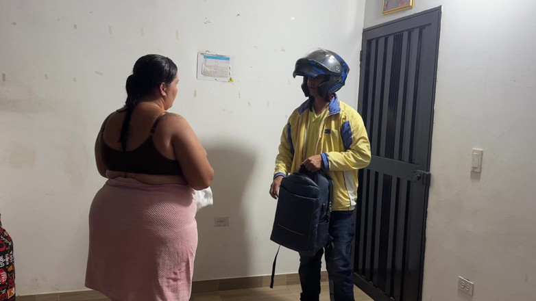 Lexly_16: The Pizza Delivery Man Is Caught in the Form of...
