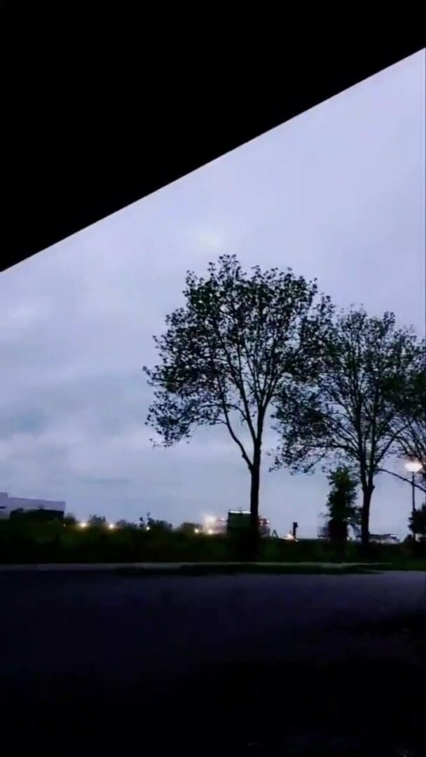 Slutboyben: Slutboyben Cam4 Spottar framför Tom