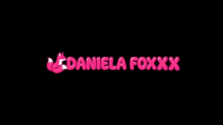 danielafoxxx: He Helps Me with His Fingers Until I Come
