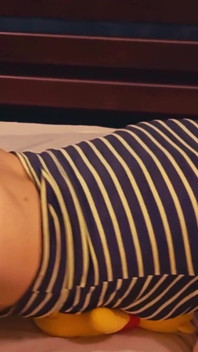 Una miLF arrapata si lascia scopare dal figliastro nel culo