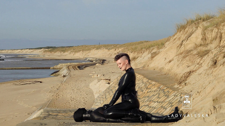 Lady Valeska: Mengusik di Lautan