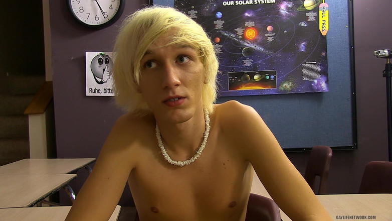 Teach Twinks: Ryan etrafa atilmek istiyor