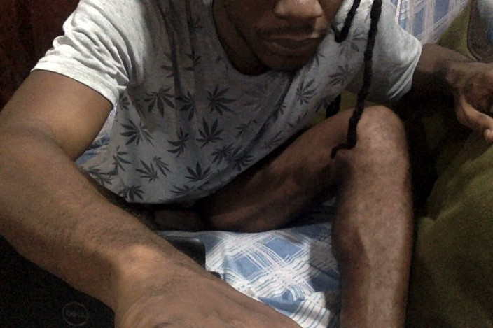 Joyboi Cock Worship: Am prins un băiat sexy negru masturbându-se