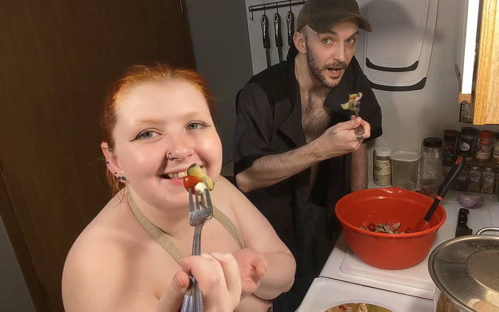 Sin Spice by Sophia Sinclair and Jasper Spice: 정액 요리 지중해 오이 샐러드