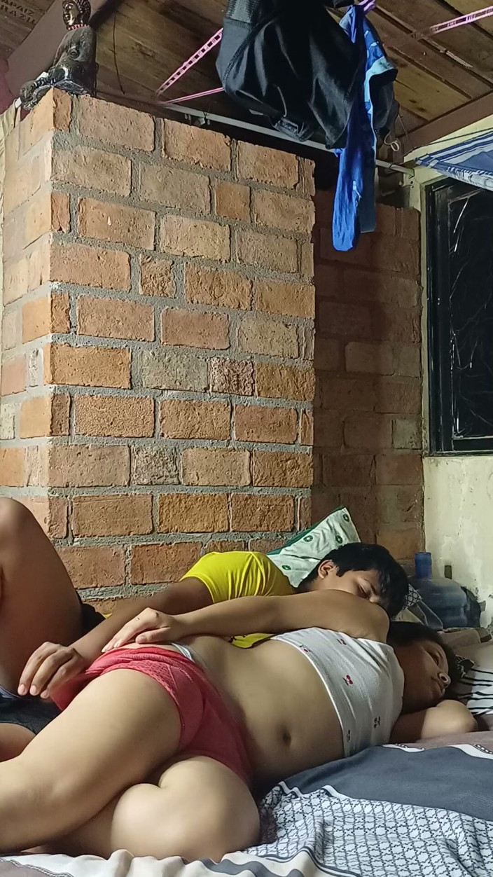E-Alfa: Antara Stepcousins