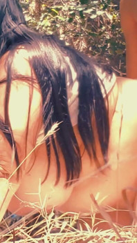 Femme BBW partagée, son mari la filme, seuls les fans au ralenti