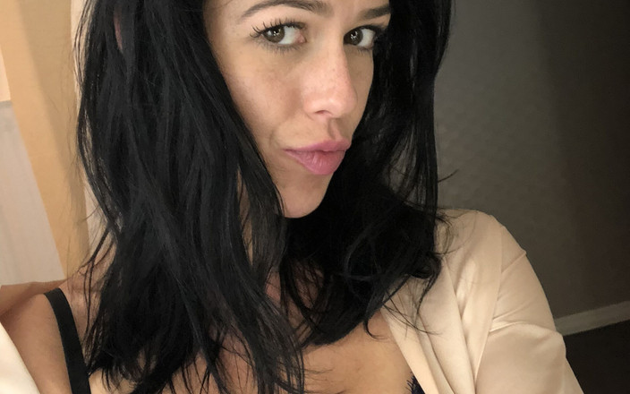 Lou Lipps: Obracanie się i korzystanie z moich zabawek jak to twój...