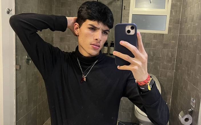 Andres ZP: Andreszp мастурбує в готелі, а його сперма каже все