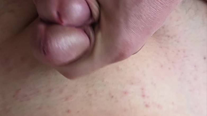 Gokmen Yaman: 库尔德人首先自慰并射精。然后他做爱并在她体精。