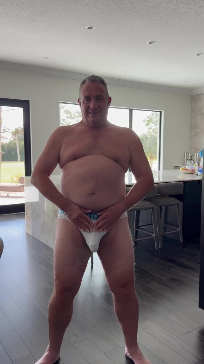 GottaLuvBB: Моделювання стрінгів і трусиків