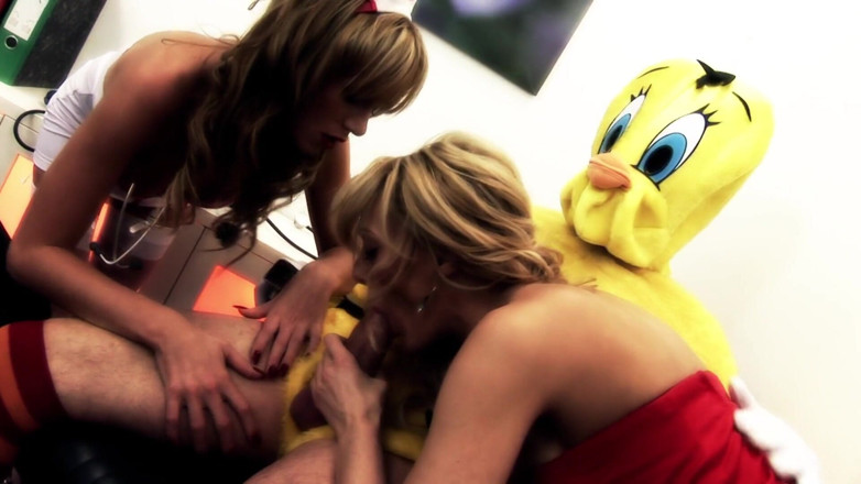 Hot Sex Party: Sexy chicks give head to this cartoon man in uniform