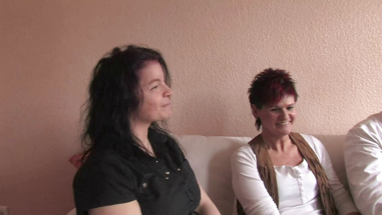 Mature Climax - 100% Mature Videos: ओगी दृश्य में लाल बालों वाली परिपक्व रंडी