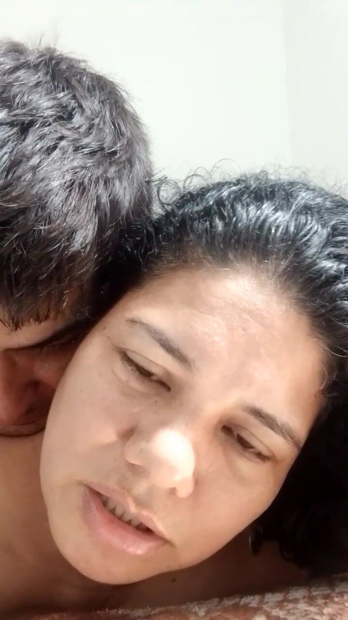 Valkyrieandluigy: Eine schöne ehefrau voller milch