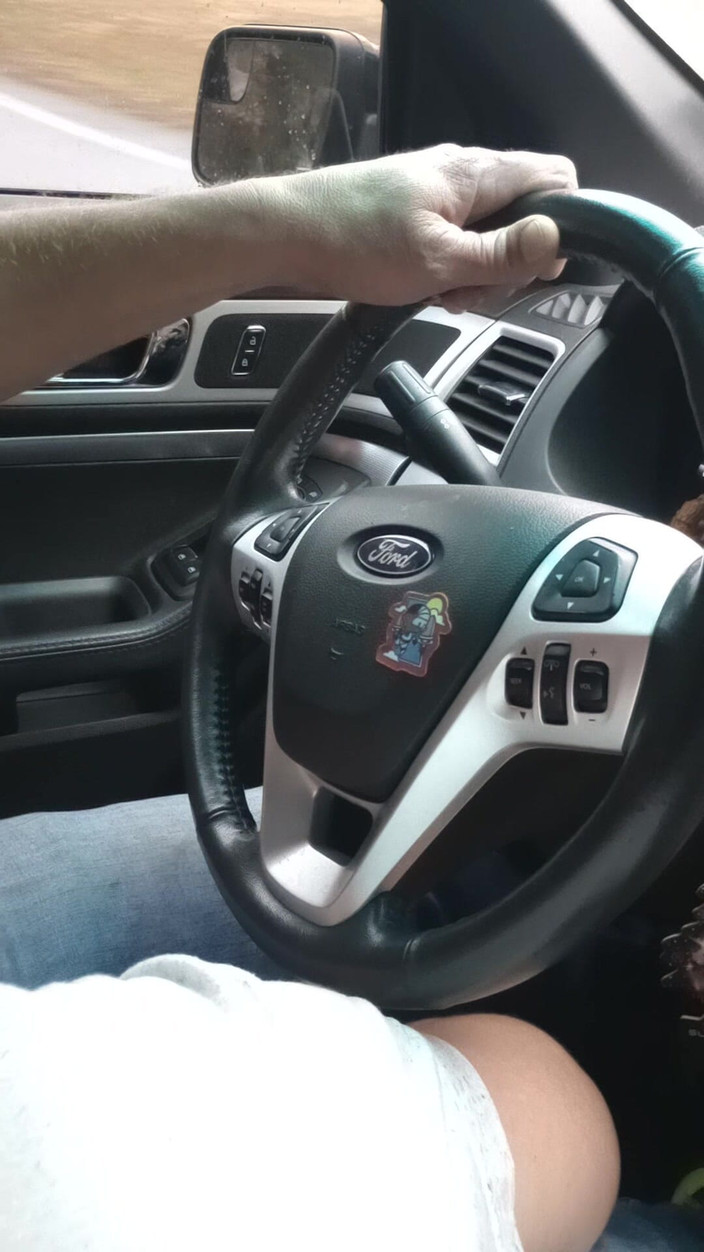 Southern Bell: 彼女は私たちがどこにいてもペニスをしゃぶりたがっていました。