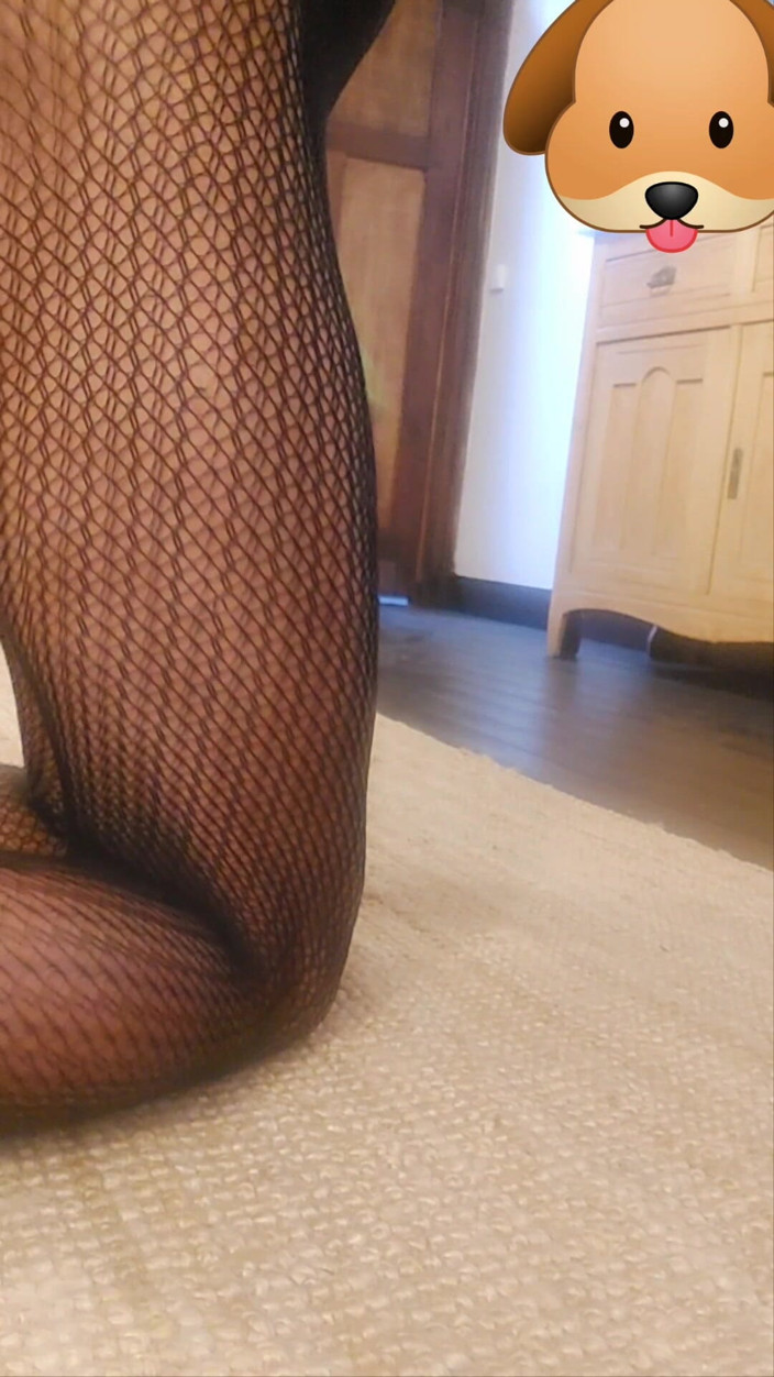 Milah CrossxxX: A Sissy with Huge Masturbates Spits on Herself and Shows...