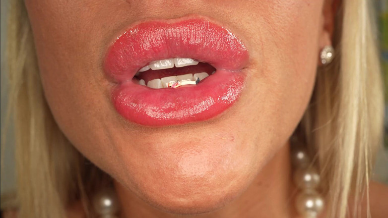 CALLIE ROKS: 借款人被callie的巨人了一根热辣的肌肉