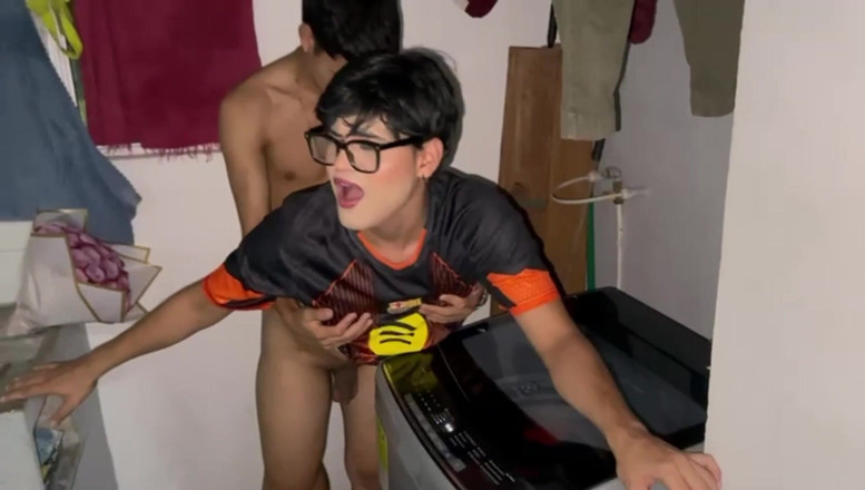 KenPrince: Ken Sissy Femboy Invito a Su Amigo Chillerete a Su...