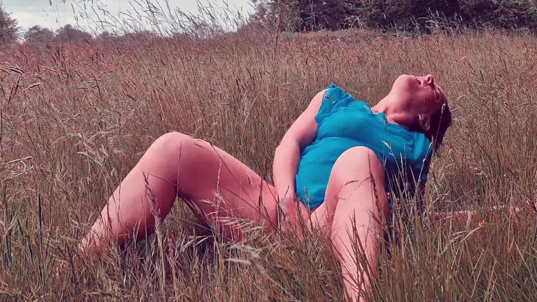 The adventures of Kylie Britain: 一次嬉戏的散步