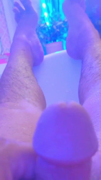 Hairy Hobbit Feet Cums in Bathtub
