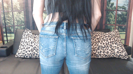 Abby Anna: Jeans ass shake & clench