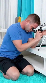 Sletterige buitenaardse wezens verleiden de Stargazer