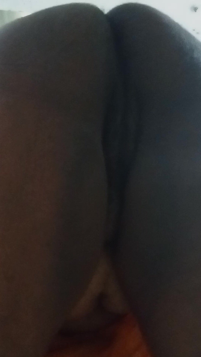 Bedroom: Une servante indienne nettoie pas à pas, vidéos de performance