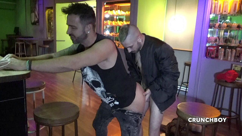 Bareback Made in Spain: Bintang lucah Martin Mazza dikongkek tanpa kondom oleh Pablo Hierro