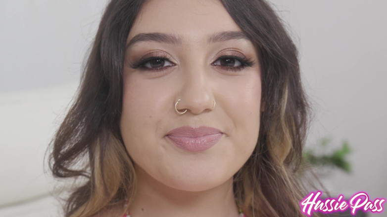 Hussie Auditions: The Pint-sized Arab-cuban Girl Featuring Violet Gems with Brickzilla