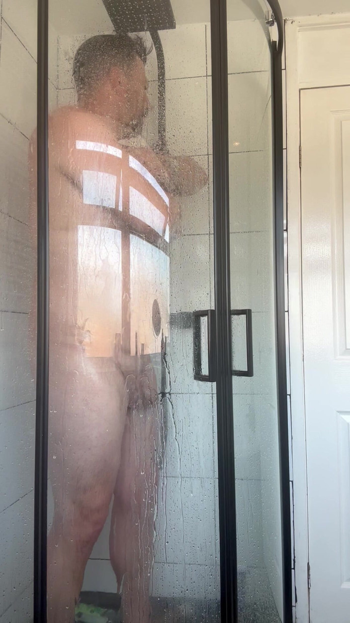 Jeffry: Horny Stepdad in Bathroom