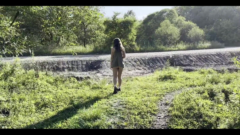 Juli Smith Meow: Сексуальна прогулянка на відкритому повітрі