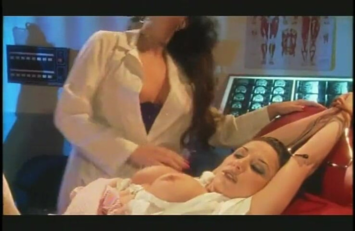 Radical Lesbian: Lesbian sex with hot and skillful milf