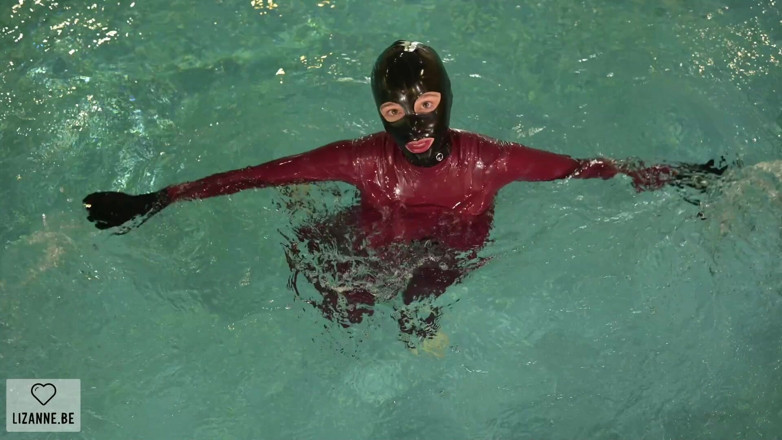 Lizanne: Lateks kolam renang
