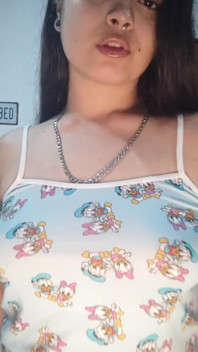 Debora Mendes in Her Pajamas to Spend New Year's Eve