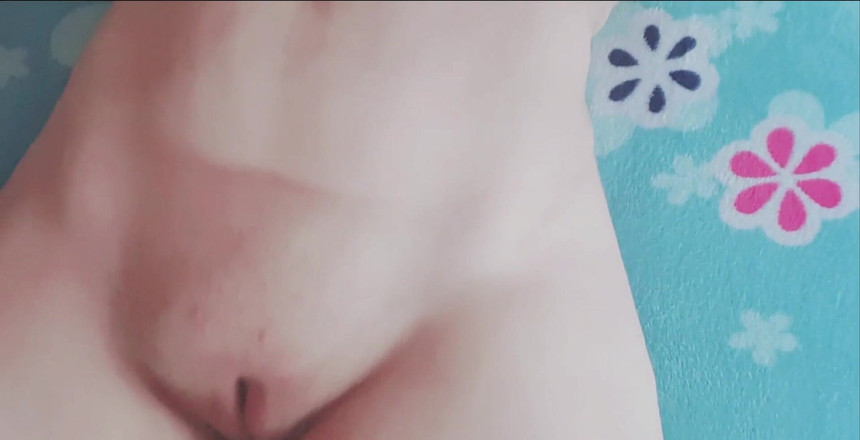 Hana Lily: Berbaring telanjang