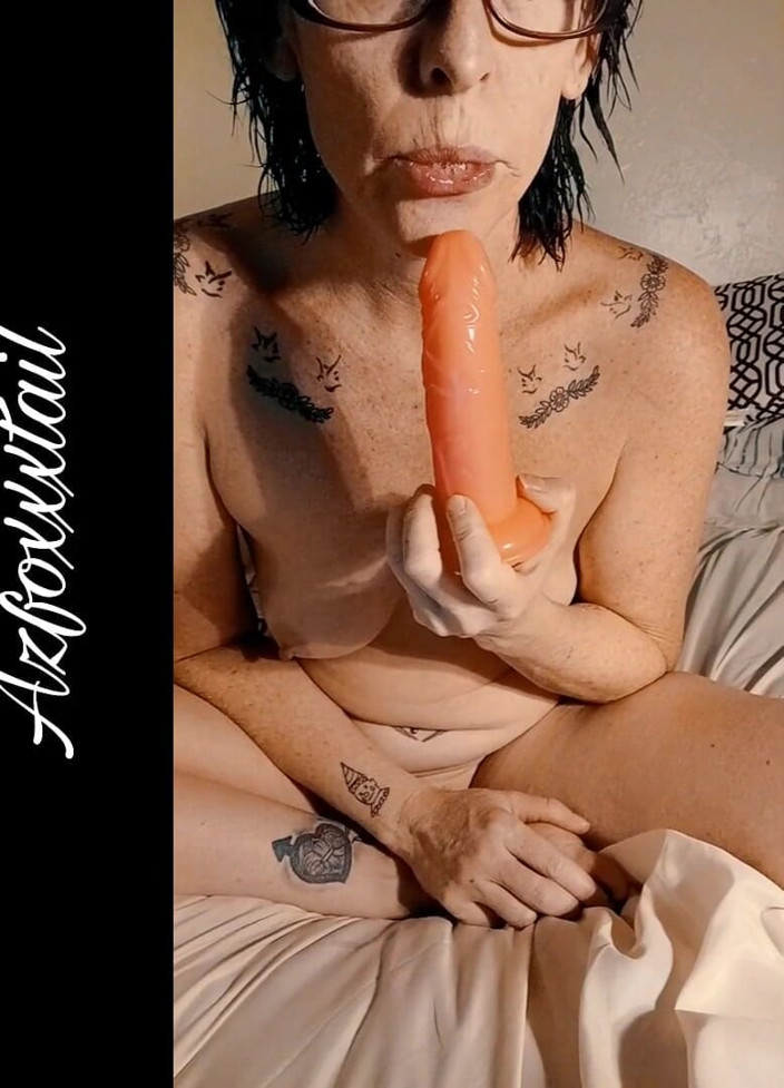 AzFoxxxTailPhelicia: Dildo suck and spit 2