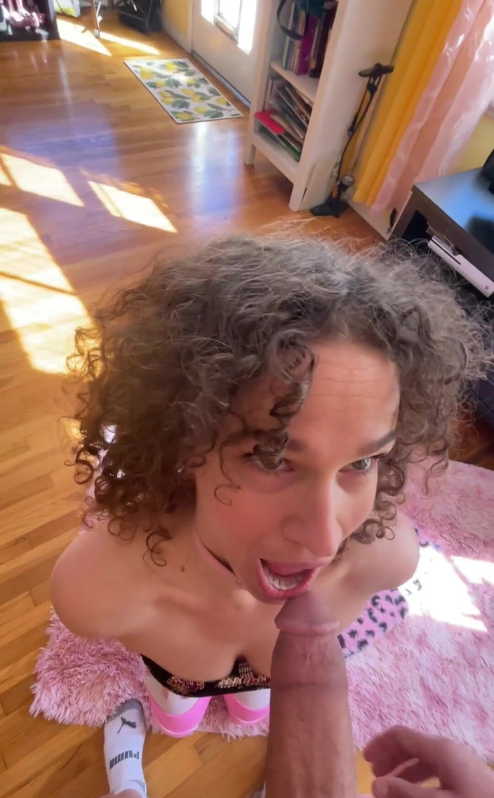 VibeWithMommy: हमारे दृश्य के लिए तैयार हो रही है.. राजाओं के लंड को चूसना और गुदा प्रवेश के लिए तैयार हो रहा है।