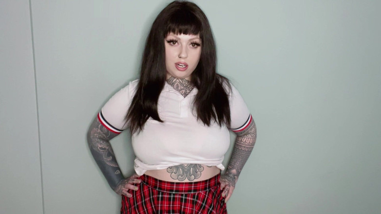 Miss Valentina: Faculdade, humilhação com valentão