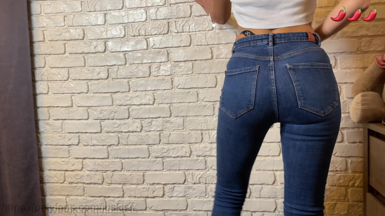 Horny_Ju: Fee before a threesome, inserting a butt plug