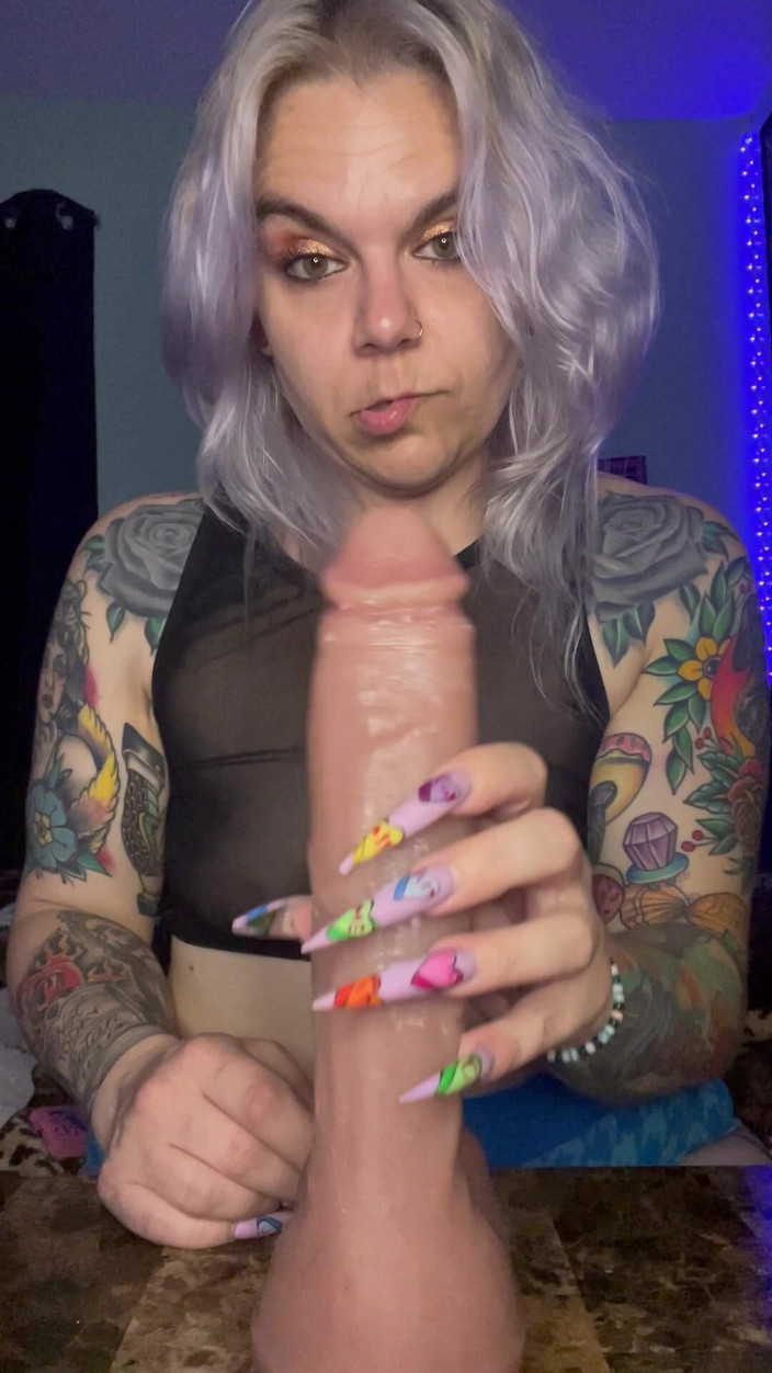 CherryBombBomb: Sega sensuale con conto della sborra