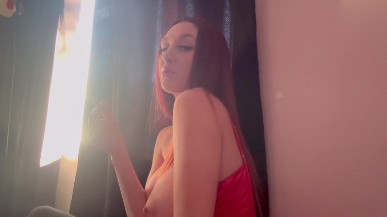 Artemisia Love: MILF Itali bertetek besar merokok dan menunjukkan buah dada besarnya...