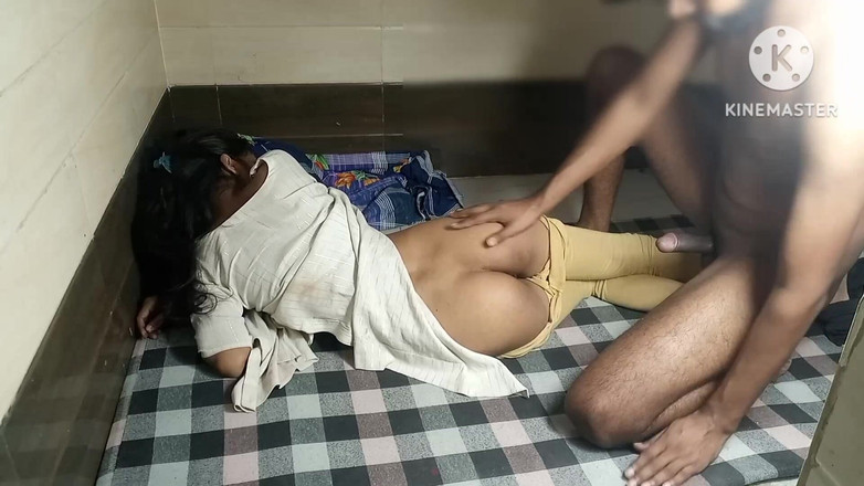 Shivanibaby: Prima volta sesso anale con il fidanzato di notte