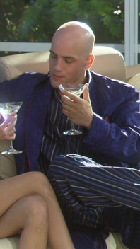 Latina Bends for A Severe Doggystyle Penetration on The Couch