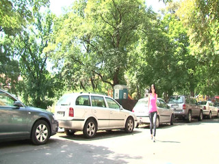 European fresh porn: Una calda mora dal parco invitata per fare sesso