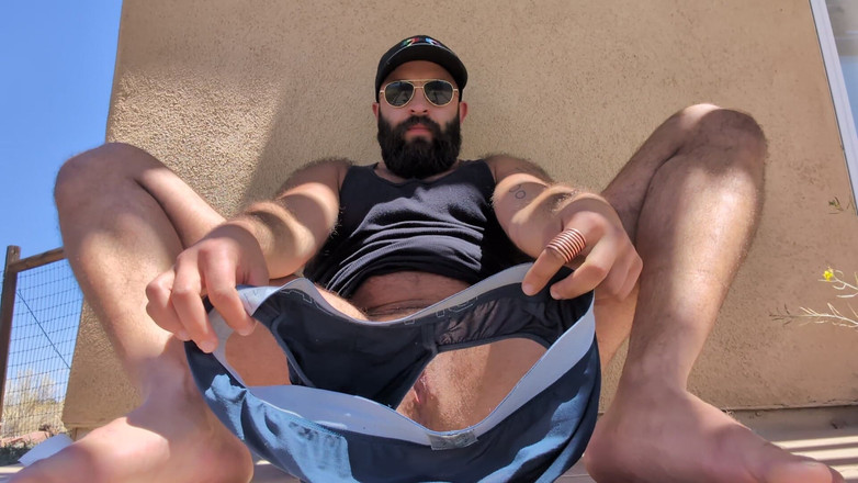 TripleXTransMan: Ejaculând pe lenjerie intimă