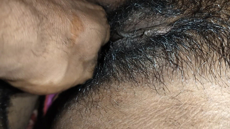 BR50451: Finns det en video av Desi Bhabhi?