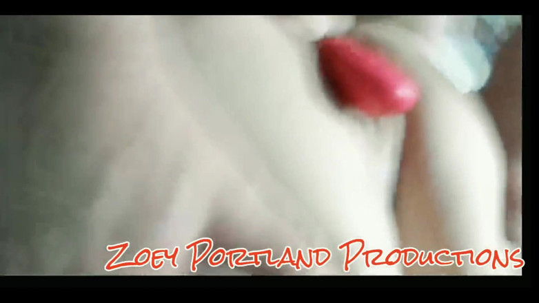 Zoey Portland: Zoey Portland Proving She Is Not a Hot Lesbian MILF...